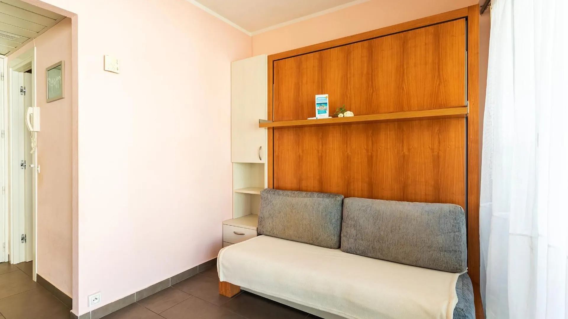 Apartment Royal Luxembourg Ap4397 By Riviera Holiday Homes Nice