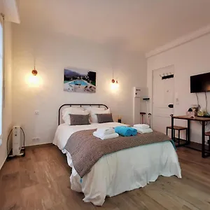 Petit Opera Apartment