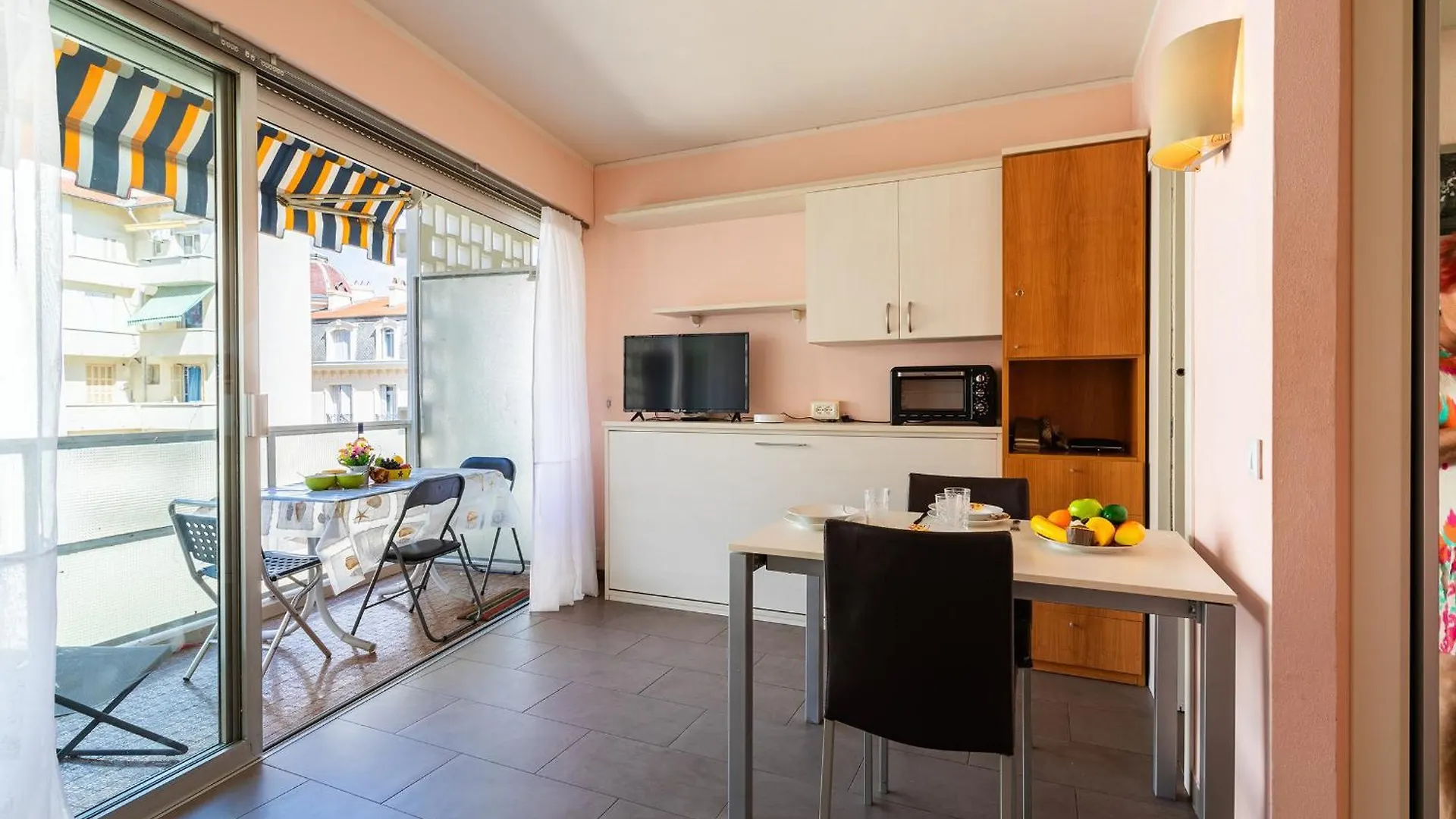 Royal Luxembourg Ap4397 By Riviera Holiday Homes Nice Apartmán