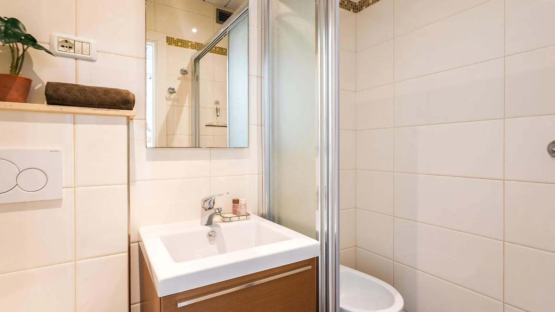 Royal Luxembourg Ap4397 By Riviera Holiday Homes Nicea Francja