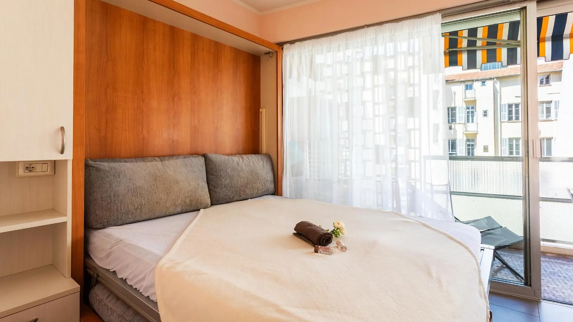 Apartament Royal Luxembourg Ap4397 By Riviera Holiday Homes Nicea Francja